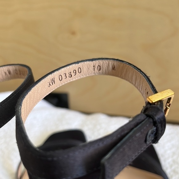 Stuart Weitzman Nudistsong Black Strap Sandal size 10M AUTHENTICATED - Picture 5 of 11